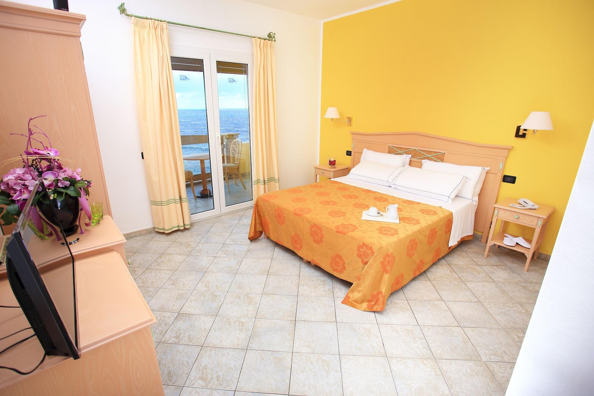 Hotel Nantis Castelsardo Bagian luar foto