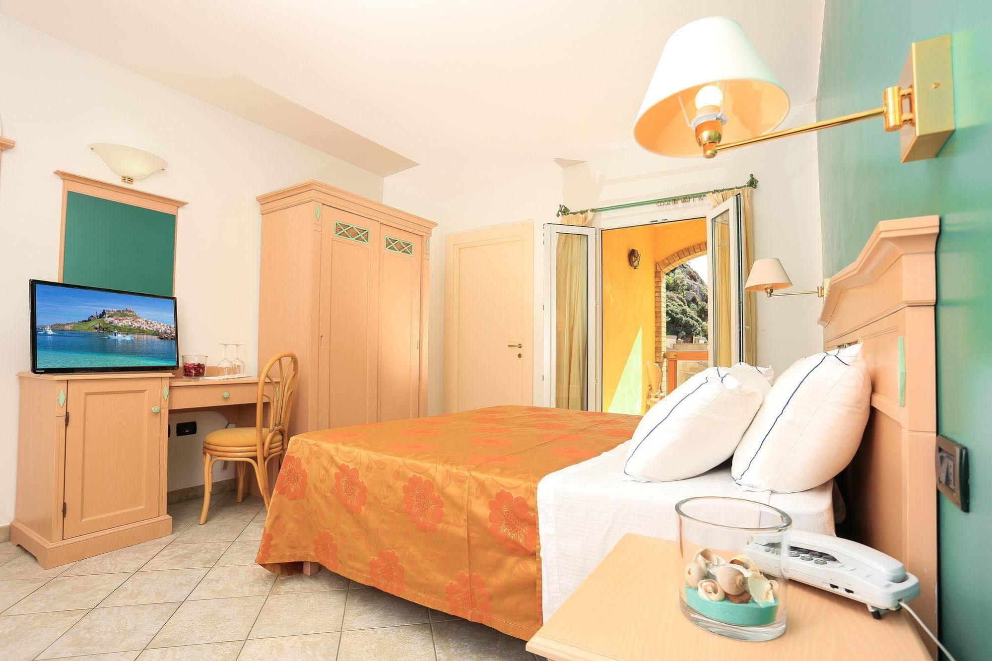 Hotel Nantis Castelsardo Bagian luar foto