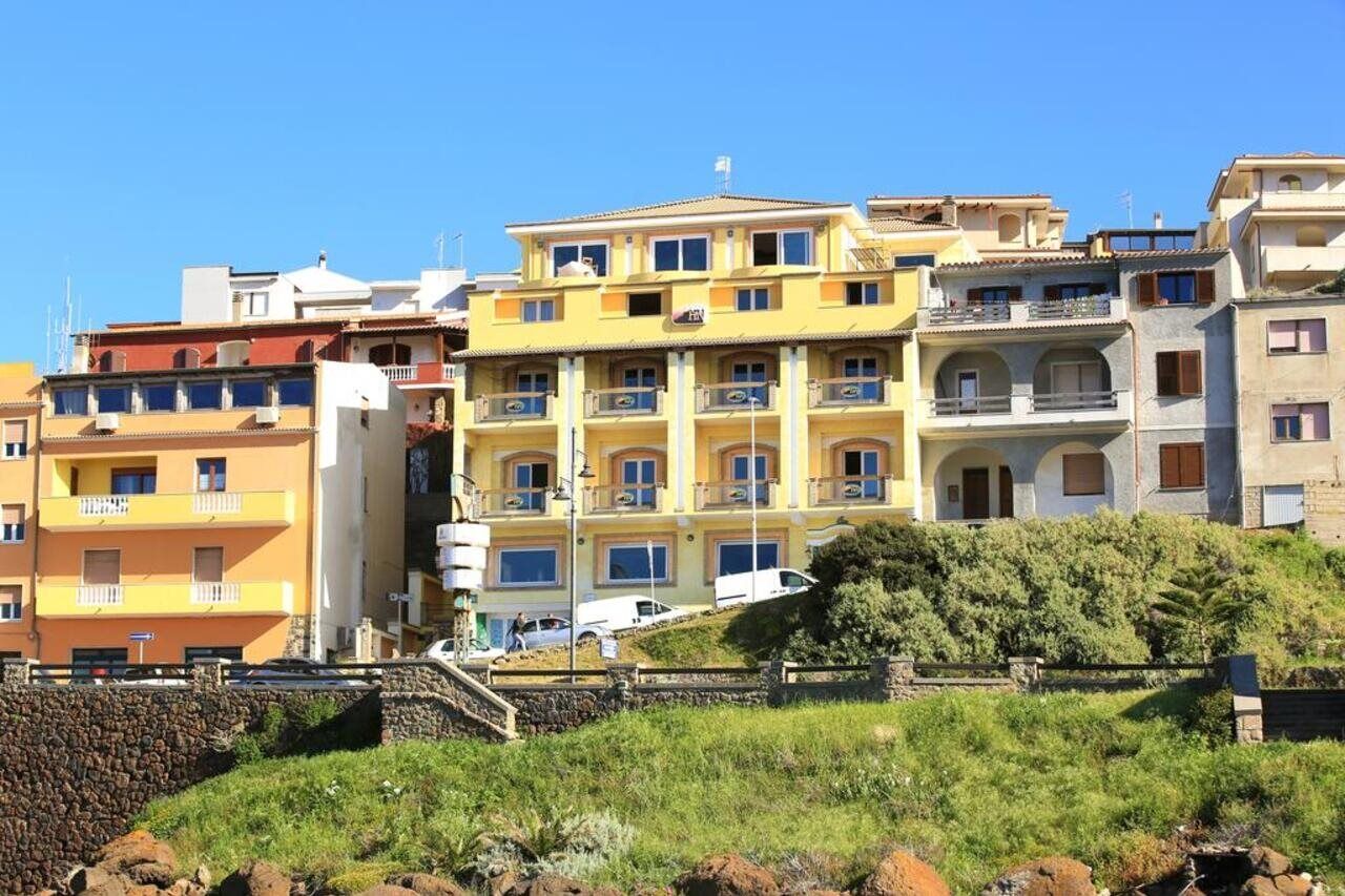 Hotel Nantis Castelsardo Bagian luar foto